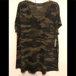 Lucky Brand & Co: Camo-print T-shirt 2x